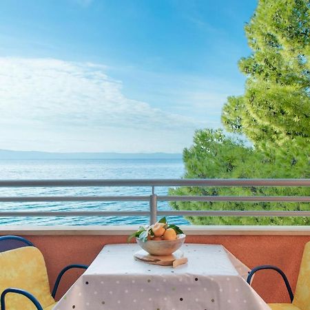 Apartments Promenada - Beachfront Tucepi Ngoại thất bức ảnh