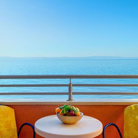 Apartments Promenada - Beachfront Tucepi Phòng bức ảnh