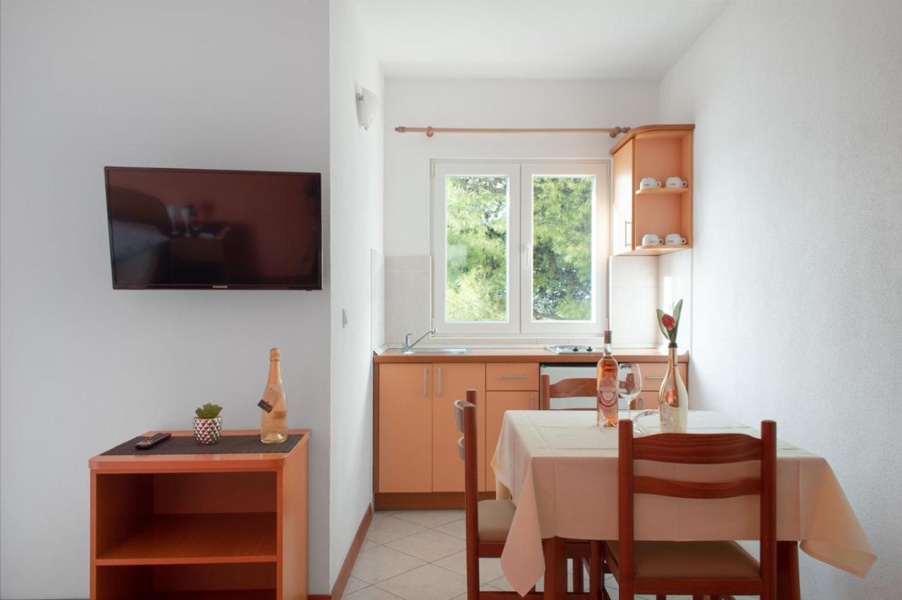 Apartments Promenada - Beachfront Tucepi Ngoại thất bức ảnh