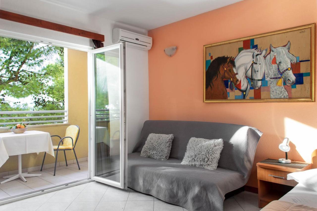 Apartments Promenada - Beachfront Tucepi Ngoại thất bức ảnh