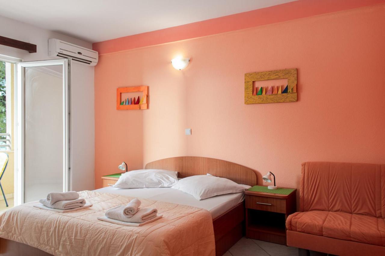 Apartments Promenada - Beachfront Tucepi Ngoại thất bức ảnh
