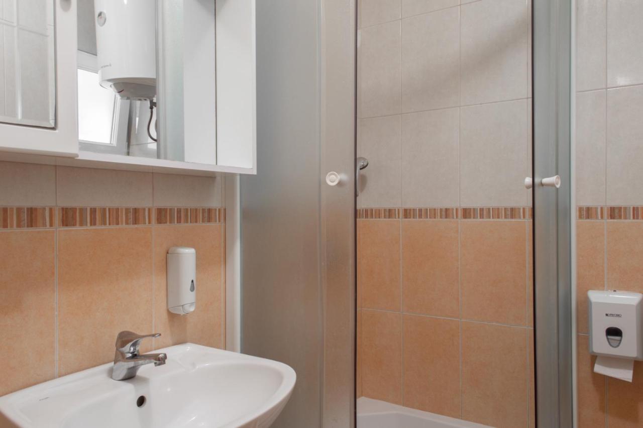 Apartments Promenada - Beachfront Tucepi Ngoại thất bức ảnh