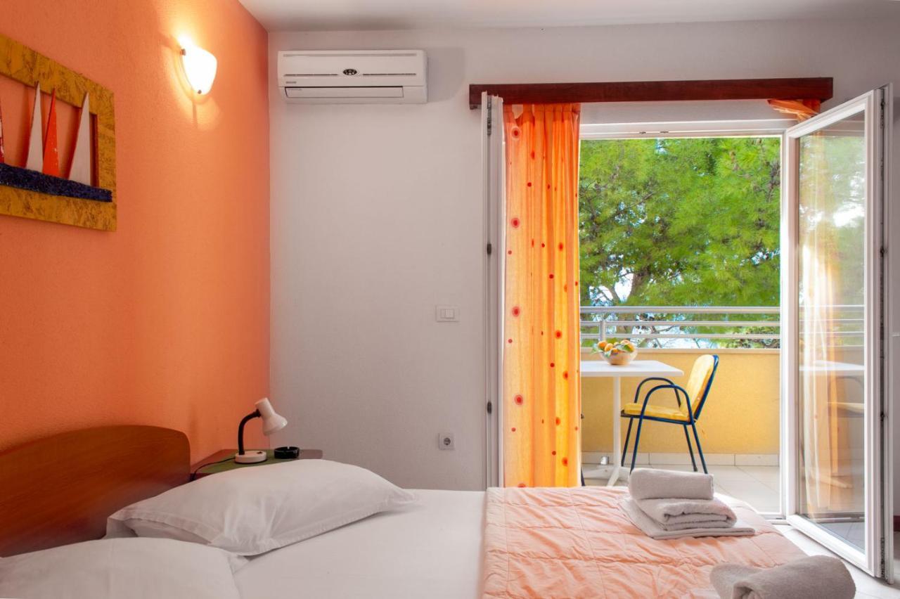 Apartments Promenada - Beachfront Tucepi Ngoại thất bức ảnh