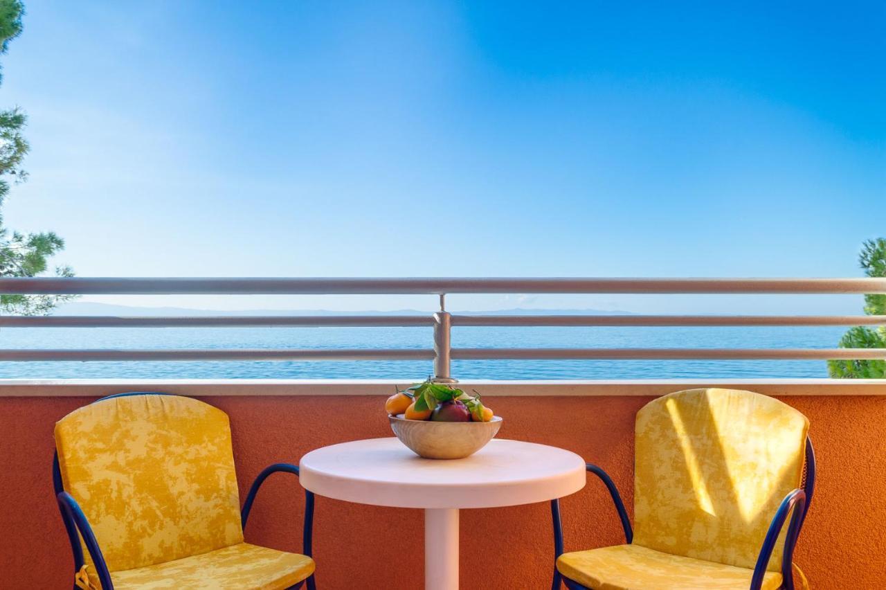Apartments Promenada - Beachfront Tucepi Ngoại thất bức ảnh