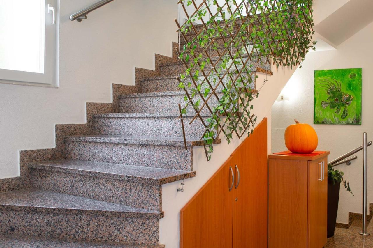 Apartments Promenada - Beachfront Tucepi Ngoại thất bức ảnh